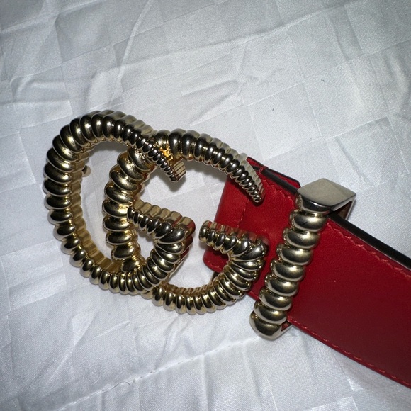 Authentic Gucci Red Leather GG belt with horn details , Gold Buckle, Torchon, 80 - Picture 8 of 10